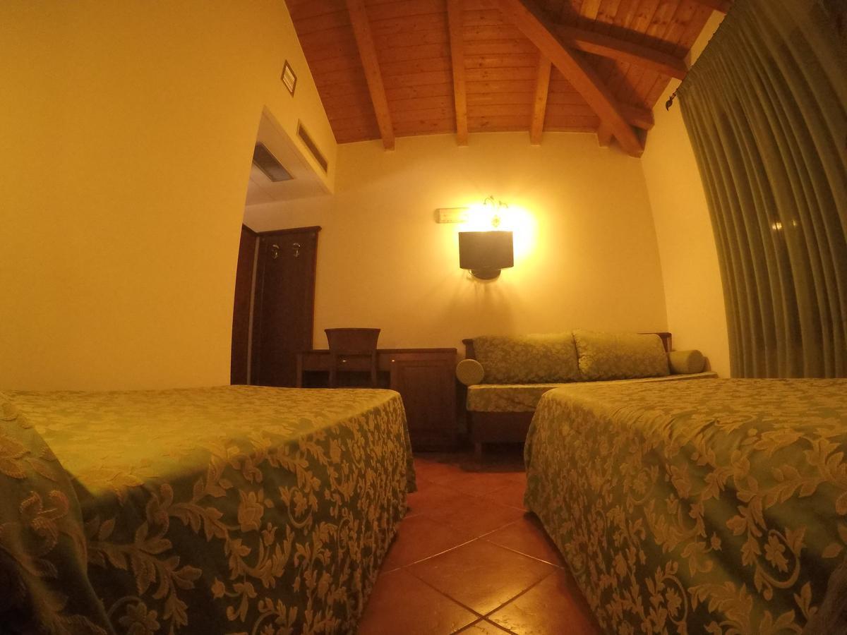 Hotel Barabba Quattro Castella Exteriér fotografie